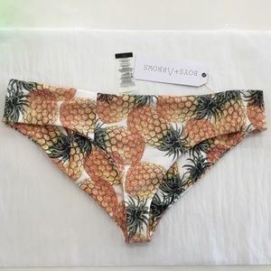 Boys + Arrows Wallace Bottom in Pina Colada